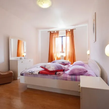 Gostinjska kuća Sua 3*